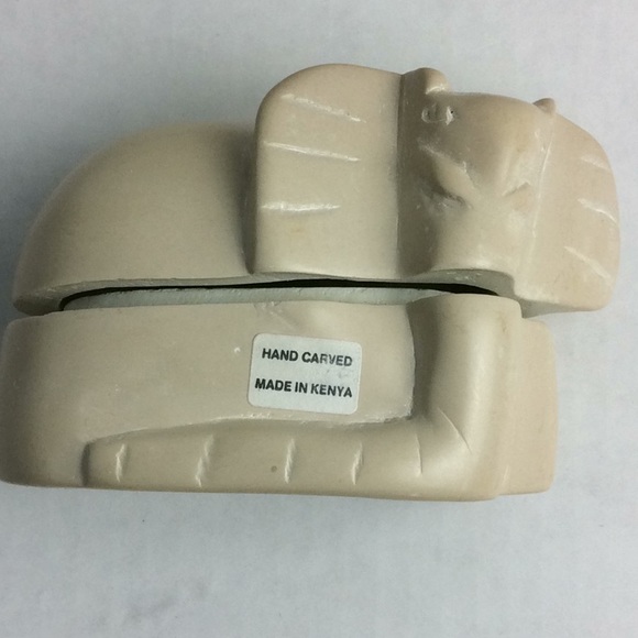 Soapstone Elephant Trinket Box 5”X3”X2” Kenya - Picture 6 of 6